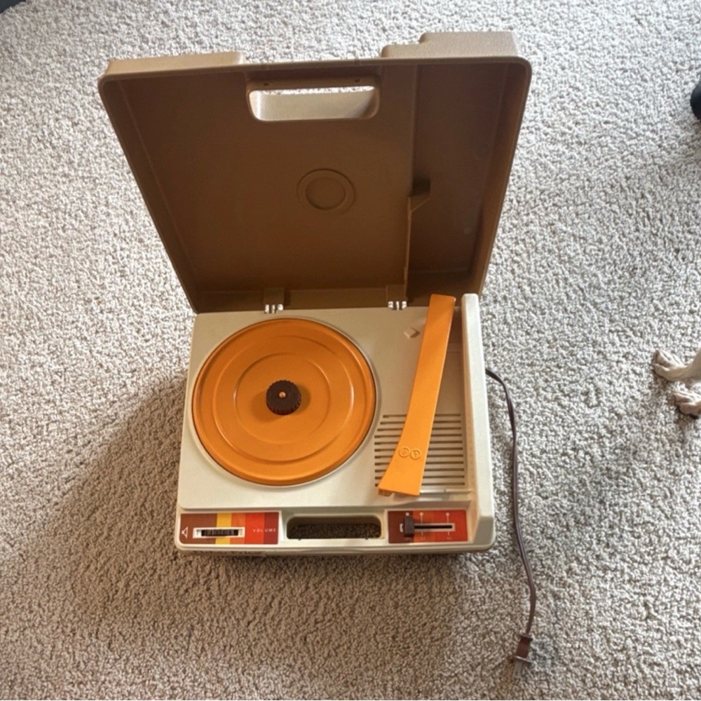 Vintage 70s Fisher-Price 1978 Record Player 825 Portable Phonograph (WORKS)